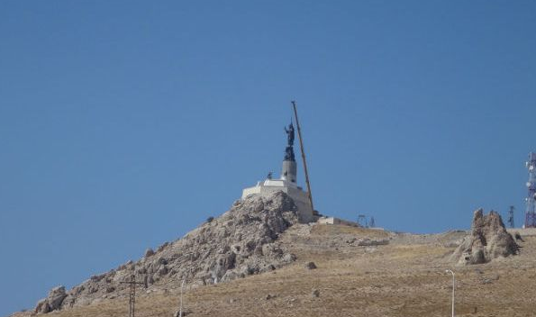 statua-gesù-siria2