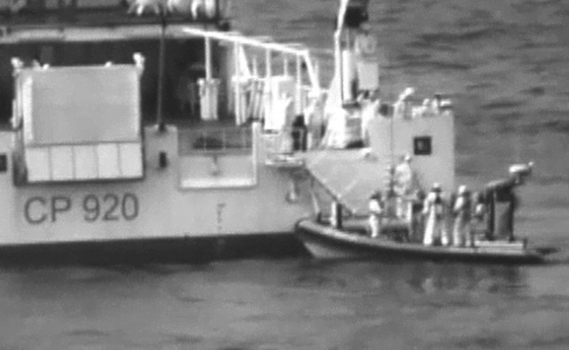 >>>ANSA/ BARCONE SI RIBALTA NEL CANALE DI SICILIA, STRAGE DI MIGRANTI