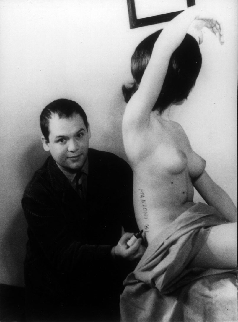 FOTO MANZONI Scultura vivente 1961
