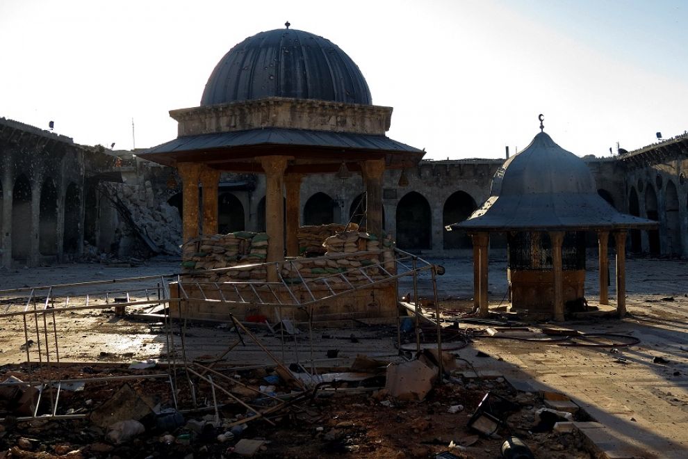 Il minareto medievale della Moschea degli Omayyadi di Aleppo (Siria) distrutto durante gli scontri.