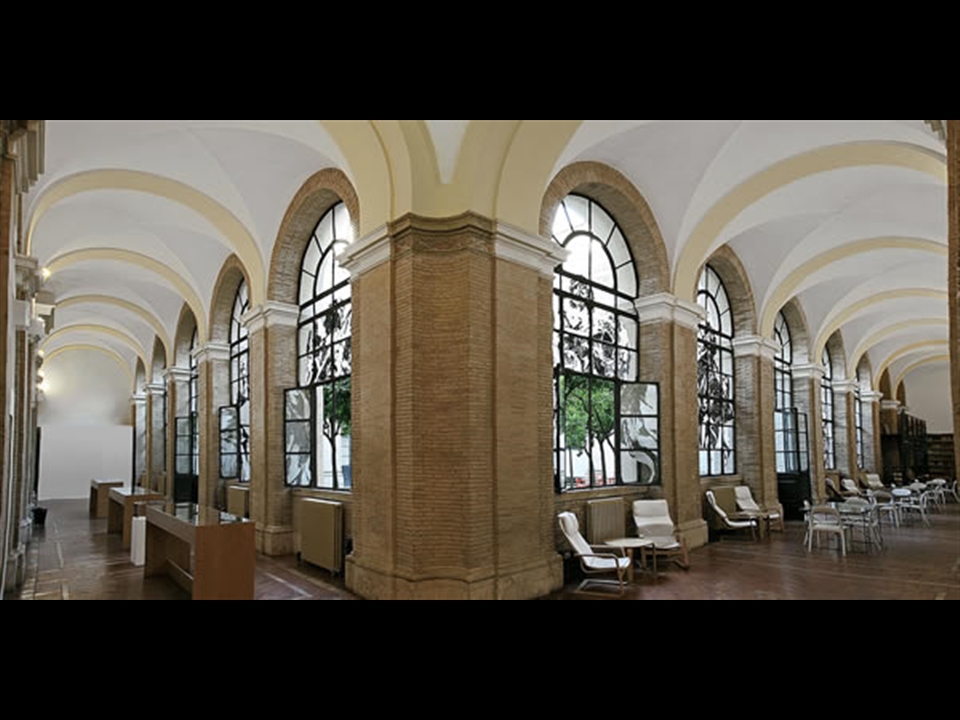 L'Oratorio dei Filippini, immaginifico complesso creato da Francesco Borromini nel XVII secolo. Ora ospita la Casa delle Letterature e l'Archivio Capitolino. Grandi lavori di restauro sono stati effettuati, per rendere il tutto più funzionale.