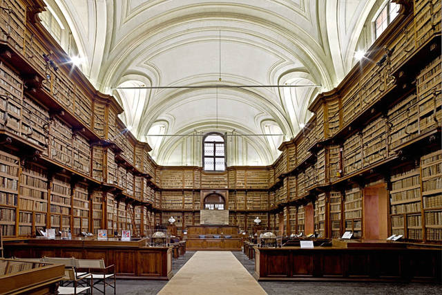 La Biblioteca Angelica di Luigi vanvitelli, capolavoro assoluto del tardo rococò, ed emblema dell'alta rappresentazna dell'ordine agostiniano nella salvaguardia del sapere.