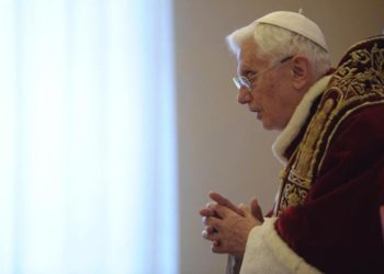 Papa Benedetto XVI annuncia la sua rinuncia al Soglio petrino, 11 febbraio 2013 (Ansa)