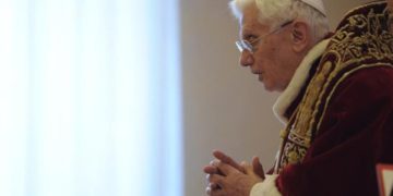 Papa Benedetto XVI annuncia la sua rinuncia al Soglio petrino, 11 febbraio 2013 (Ansa)