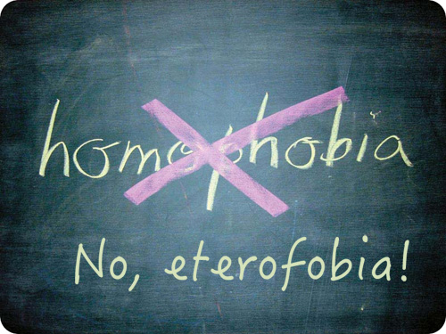 “Porta a porta” e la filastrocca #LoveIsLove ripetuta da nove ospiti su dieci