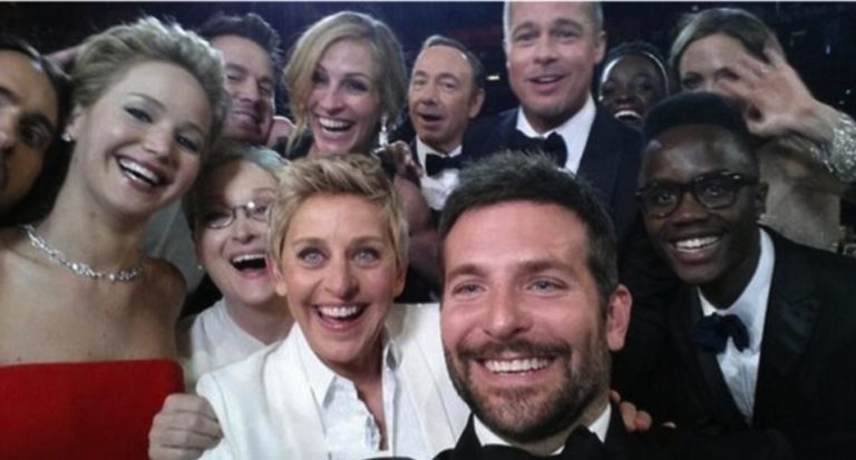 Il selfie fatto agli Oscar da Ellen De Generes il più retwittato al mondo