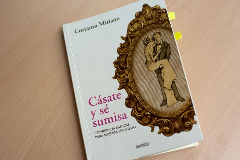 Archiviate le indagini sul libro “Sposati e sii sottomessa”, accusato di «istigazione alla violenza sulle donne»
