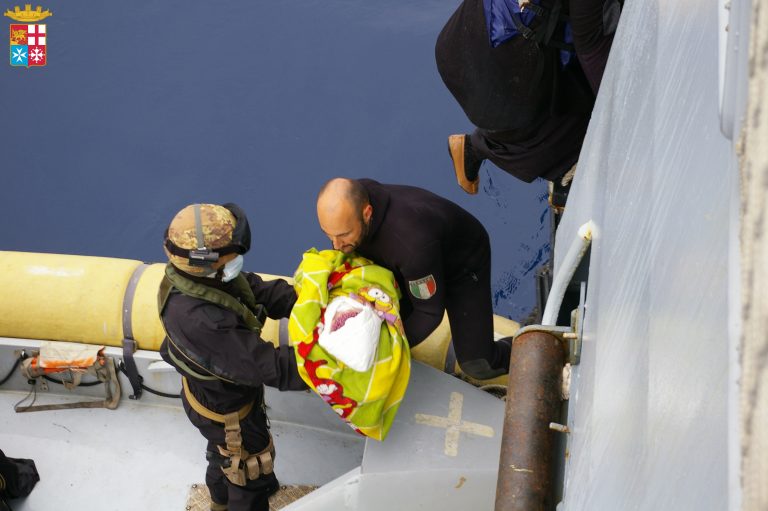 «Mare Nostrum costa molto, ma ha salvato vite. L’alternativa è aprire un corridoio umanitario»