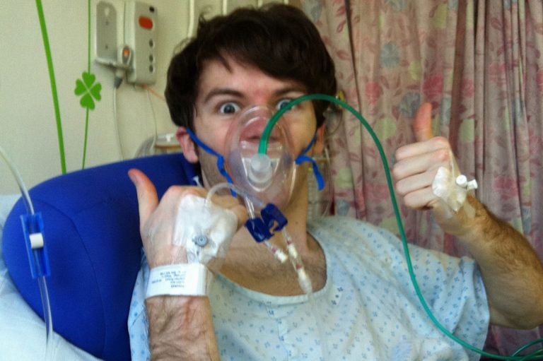 Stephen Sutton è morto. Storia del 19enne che ha coinvolto il mondo nella sua battaglia contro il cancro, «un viaggio meraviglioso»