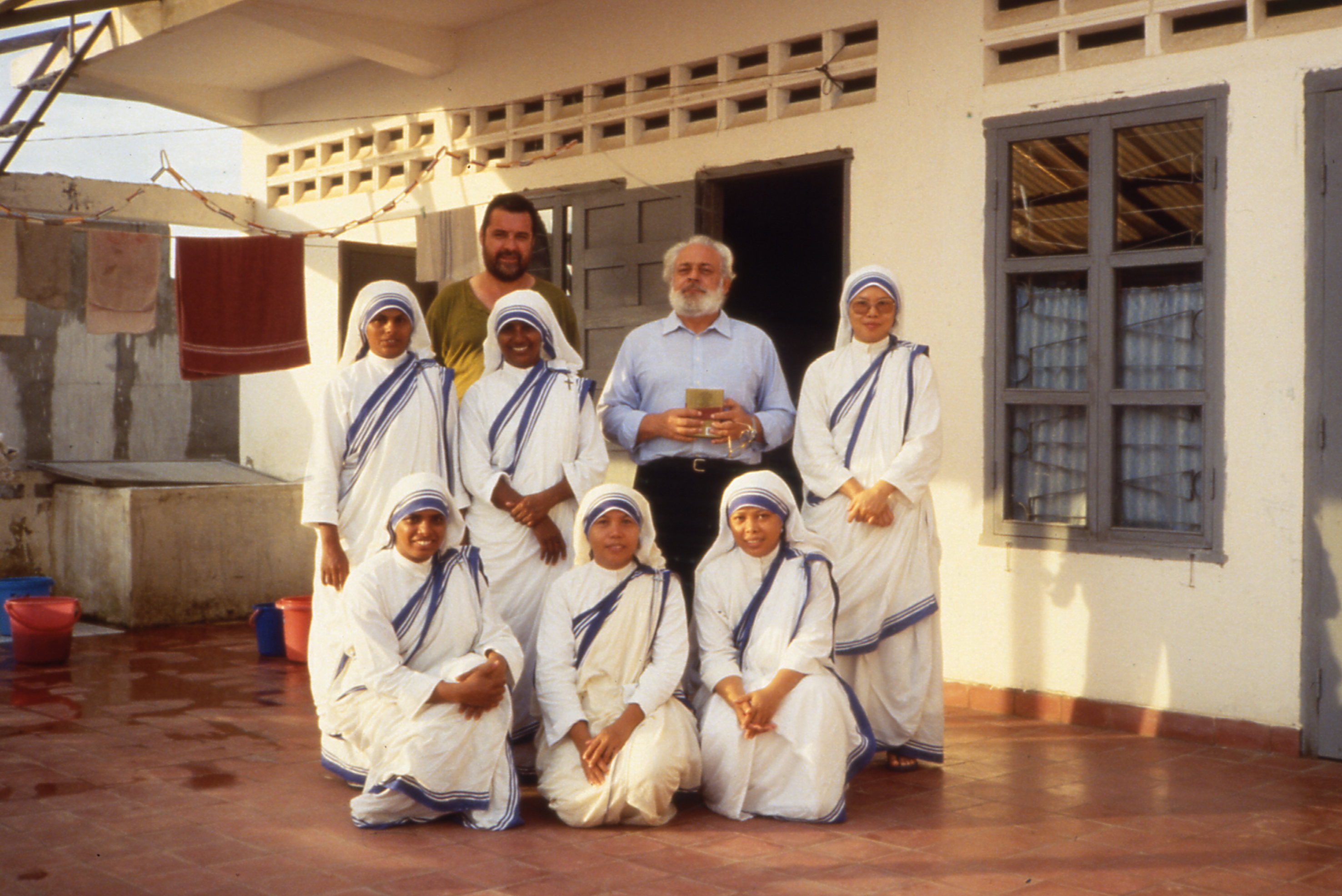 Padre Piero BercrediCambogia 1992Diapositiva