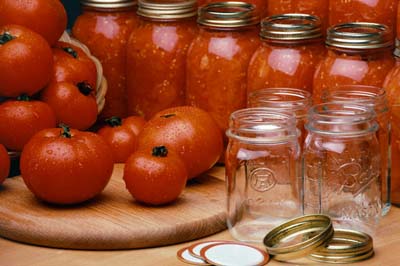 Conserve fatte in casa, occhio al botulino