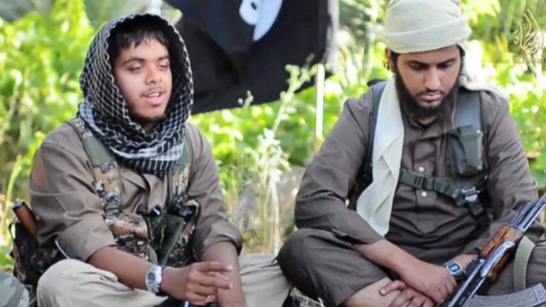 Nasser e Reyaad, storia di due ragazzi britannici “normali” partiti volontari per la guerra santa in Siria. Sono i testimonial dell’Isil