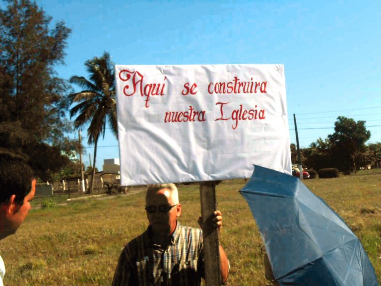 «Qui si costruirà la nostra chiesa». Dopo 55 anni di regime comunista i cattolici di Cuba avranno il primo “templo”