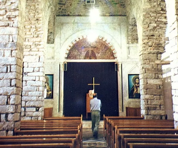 Siria, i cristiani tornano nei quartieri devastati di Homs