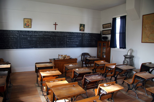 scuola-cattolica-shutterstock_529646