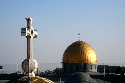 gerusalemme-chiesa-moschea-croce-mezzaluna-shutterstock_48580450