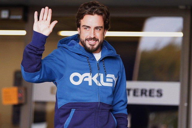 Fernando Alonso leaves hospital in Barcelona