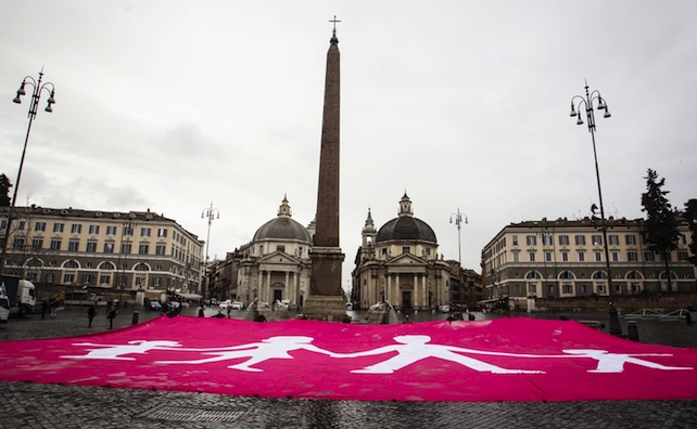 Strisicione 'La Manif Pour Tous' in piazza del Popolo