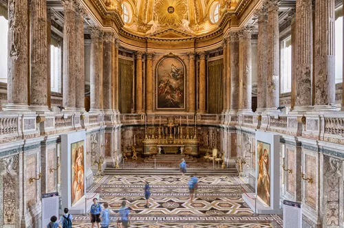 reggia-caserta-shutterstock_225925003