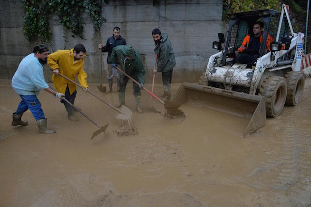 Maltempo: frane, case travolte, dispersi