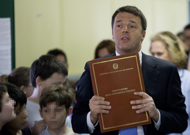 renzi-scuola-milano-ansa