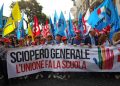 Un momento della manifestazione della scuola a Roma, 5 maggio 2015.
ANSA/ALESSANDRO DI MEO