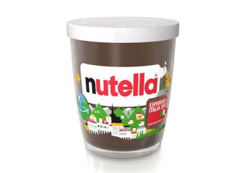 Un barattolo della Nutella per i 150 anni dell'Unita' d'Italia. I prodotti della Ferrero simbolo del made in Italy, dalla Nutella ai Tic Tac, dalla Fiesta all'EstaThe, saranno rivestiti di tricolore in occasione dei 150 anni dell'Unit‡ d'Italia. Si tratter‡ di confezioni speciali in edizioni limitate che l'azienda di Alba (Cuneo) ha realizzato per sottolineare la propria tradizione italiana.       
 ANSA
EDITORIAL USE ONLY - NO SALES