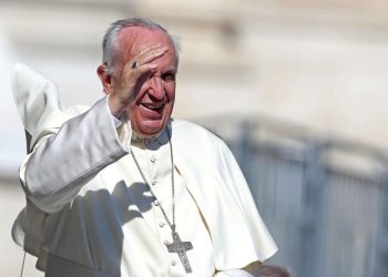 Papa Francesco durante l'Udienza Generale in piazza San Pietro, 3 giugno 2015.
Pope Francis' general audience in St. Peter's Square, in  Vatican City, 3 June 2015.
ANSA/ALESSANDRO DI MEO