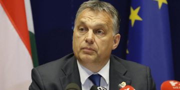 epa04819816 Hungarian Prime Minister Viktor Orban holds a news conference at the end of the European Summit at the EU Council headquarters in Brussels, Belgium, 26 June 2015.  EPA/JULIEN WARNAND