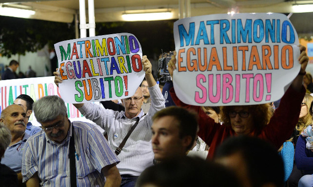 Unioni gay, il Pd forza la mano. Protesta Ncd: «Si può andare avanti così?»