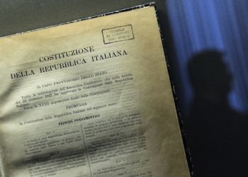 Un delle tre copie originali della costituzione italiana esposta all'iniziativa "Montecitorio a porte aperte". Roma 9 novembre 2014. ANSA/ANGELO CARCONI