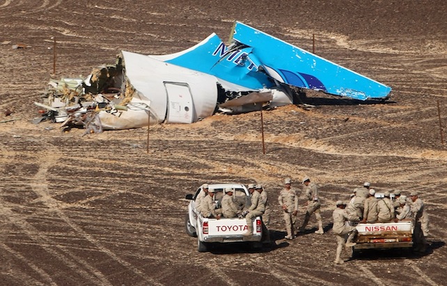 Incidente? Attentato? Ognuno ha il suo interesse nella tragedia dell’aereo russo caduto nel Sinai