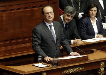 French President Francois Hollande  delivers a speech at the Versailles castle, west of Paris, Monday, Nov.16, 2015. French President Francois Hollande is addressing parliament about France's response to the Paris attacks, in a rare speech to lawmakers gathered in the majestic congress room of the Palace of Versailles. (Philippe Wojazer, Pool via AP)