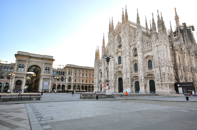 milano-piazza-duomo-shutterstock_291818504