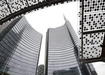 The Unicredit building, Milan, Italy, 17 April 2015. ANSA/DANIEL DAL ZENNARO