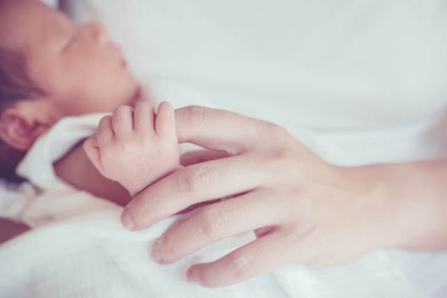 mamma-neonato-shutterstock_290349935