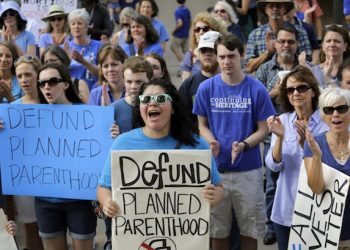 This Oct. 22, 2015, photo shows a Planned Parenthood in Houston. A grand jury investigating undercover footage of Planned Parenthood found no wrongdoing Monday, Jan. 25, 2016, by the abortion provider, and instead indicted anti-abortion activists involved in making the videos that targeted the handling of fetal tissue in clinics and provoked outrage among Republican leaders nationwide. The footage from the clinic in Houston. (Melissa Phillip/Houston Chronicle via AP) MANDATORY CREDIT