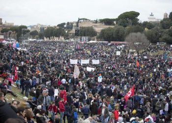 Participants at Family Day, a big rally set at Circo Massimo in Rome on Saturday 30 January 2016, organized against a bill to recognize civil unions, including same-sex ones, that Italian parliament is currently examining.  ANSA/ MASSIMO PERCOSSI