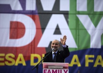 Massimo Gandolfini sul palco del Family day