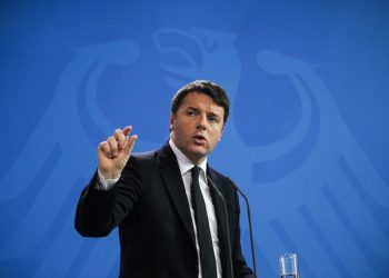 epa05133578 Italy's Prime Minister Matteo Renzi speaks during a press conference in Berlin, Germany 29 January 2016. Renzi is on an official visit to Germany.  EPA/MICHAEL KAPPELER