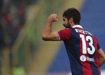 Bologna's Luca Rossettini jubilates after scoring the goal during the Italian Serie A soccer match Bologna FC vs SSC Napoli at Renato Dall'Ara stadium in Bologna, Italy, 06 December 2015.
ANSA/GIORGIO BENVENUTI