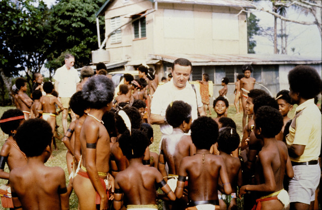 Padre Piero Gheddo in Papua Nuovo Guinea