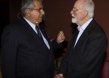 Il presidente del Gruppo Editoriale L'espresso, Carlo De Benedetti (s) e Eugenio Scalfari durante la festa per i quaranta anni del quotidiano La Repubblica. Roma, 14 gennaio 2016. ANSA/CLAUDIO PERI - ANGELO CARCONI