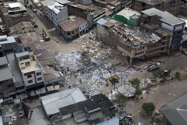 ecuador-terremoto-portoviejo-panorama-ansa-ap