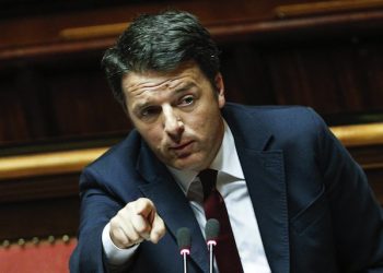 L'intervento del presidente del Consiglio, Matteo Renzi,  in Aula al Senato nel corso del dibattito sulla mozione di sfiducia sull'inchiesta petrolio, Roma, 19 Aprile 2016. ANSA/ GIUSEPPE LAMI