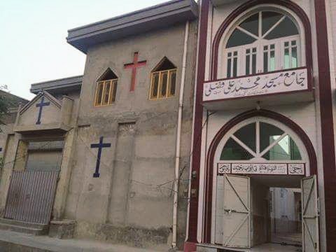 faisalabad-chiesa-moschea-twitter