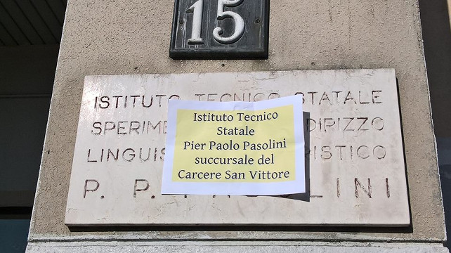 milano-istituto-pasolini-protesta-orari-facebook