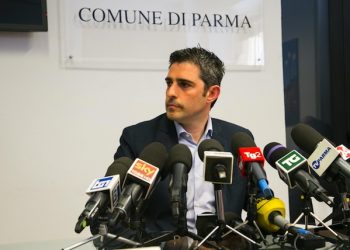 Il sindaco di Parma Federico Pizzarotti durante una conferenza stampa a Parma, 23 maggio 2016. ANSA/UFFICIO STAMPA COMUNE DI PARMA ++ NO SALES, EDITORIAL USE ONLY ++