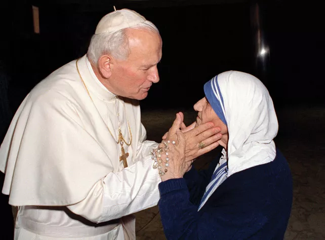 Papa Giovanni Paolo II e Madre Teresa di Calcutta