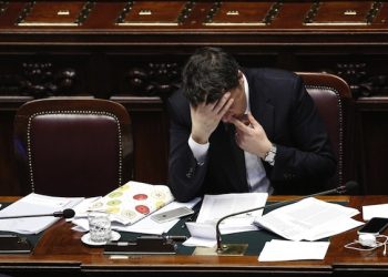 Il Presidente del Consiglio Matteo Renzi alla Camera durante le comunicazioni in vista del Consiglio europeo. Roma 16 Marzo 2016, ANSA/GIUSEPPE LAMI